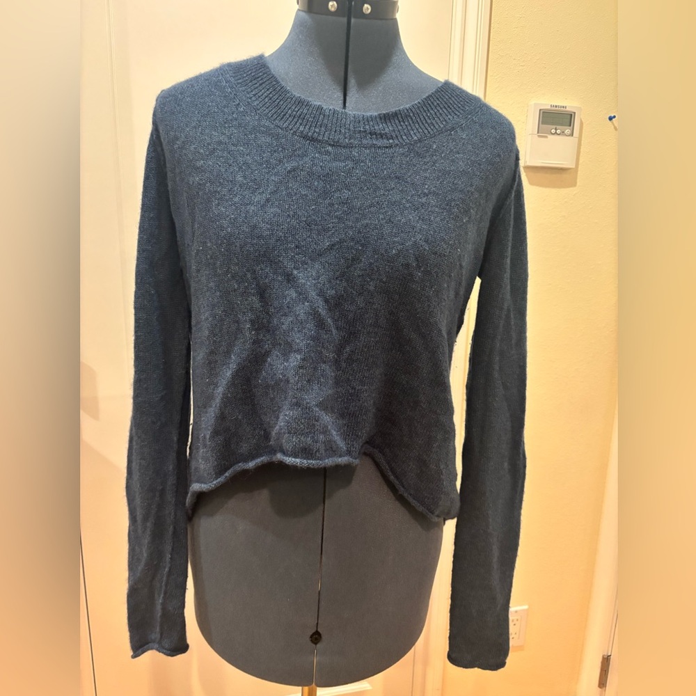 LINE Blue 100% cashmere long Sleeve cropped Sweater